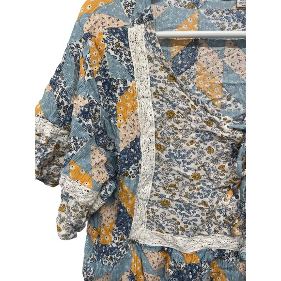 American Eagle Medium Floral Patchwork Blouse With Lace Trim - Picture 2 of 5